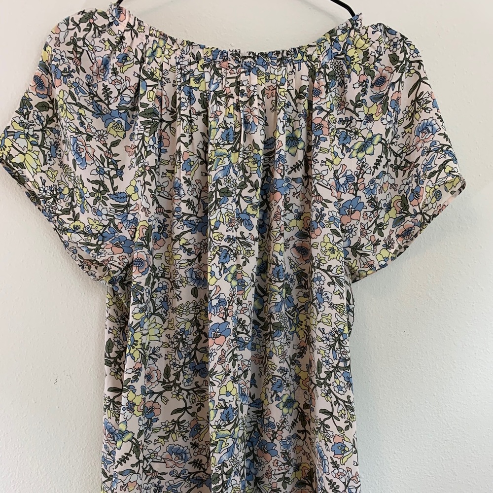 Loft Outlet floral top, pastels, size large
